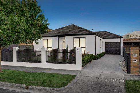 4 Becket Avenue Bentleigh East 3165