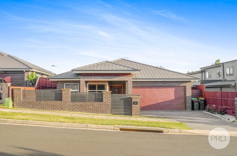 4 blue Street, MINTO NSW 2566