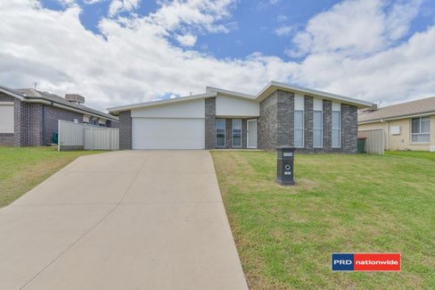 4 Bottlebrush Cove, TAMWORTH NSW 2340