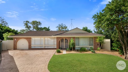 4 Brolga Glen, ST CLAIR NSW 2759