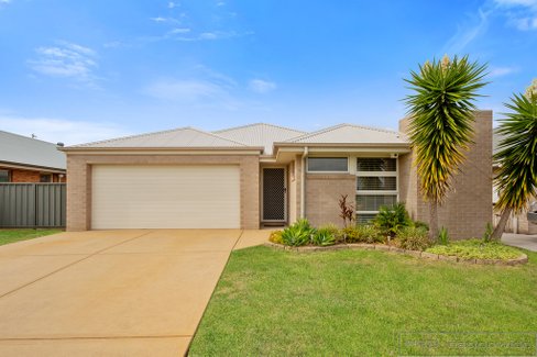 4 Cagney Road, RUTHERFORD NSW 2320