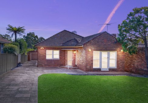 4 Caloola Crescent, BEVERLY HILLS NSW 2209