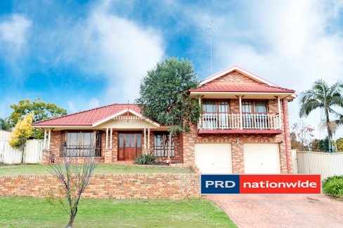 4 Camellia Avenue, GLENMORE PARK NSW 2745