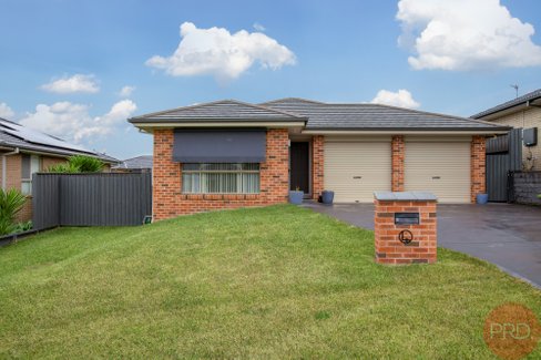 4 Champion Crescent, GILLIESTON HEIGHTS NSW 2321