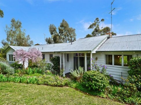4 Chesterfield Court Newtown 3220