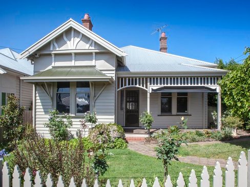 4 Coquette Street Geelong West 3218