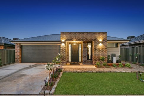 4 Counsel Road, HUNTLY VIC 3551