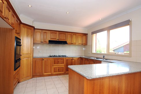 4 Courage Court Glen Waverley 3150