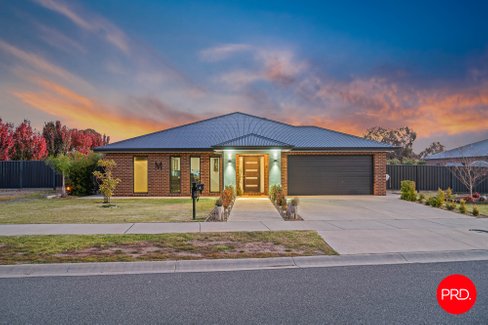 4 Demijohn Court, HUNTLY VIC 3551