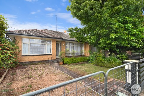 4 Edlyn Street, WENDOUREE VIC 3355