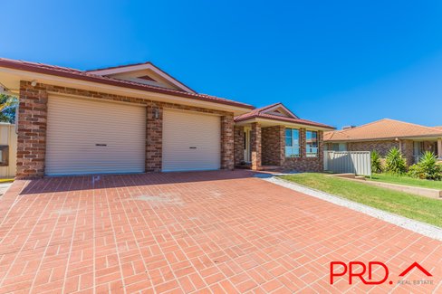 4 Finch Place, TAMWORTH NSW 2340