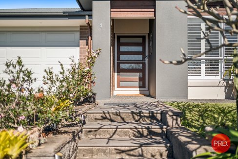 4 Fisher Road, SAPPHIRE BEACH NSW 2450