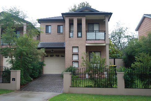 4 Forrest Road, EAST HILLS NSW 2213