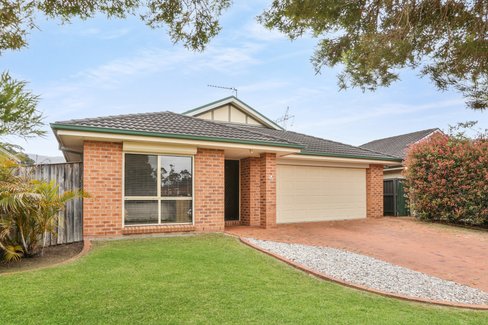 4 Foxwood Place, HORSLEY NSW 2530