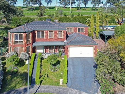 4 French Close Mooroolbark 3138