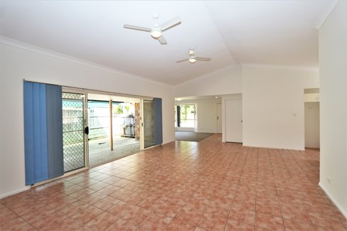 4 Gemini Circuit, MOLENDINAR QLD 4214