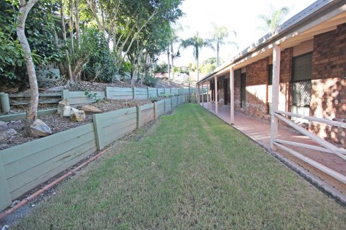 4 Giro Place, ASHMORE QLD 4214