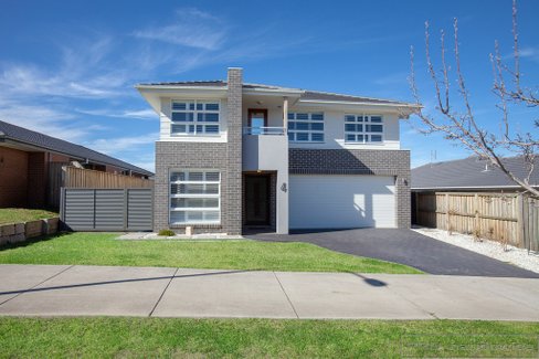 4 Golden Whistler Avenue, ABERGLASSLYN NSW 2320