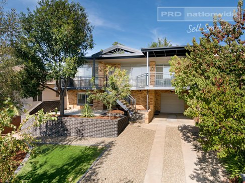 4 Hodson Avenue, TURVEY PARK NSW 2650
