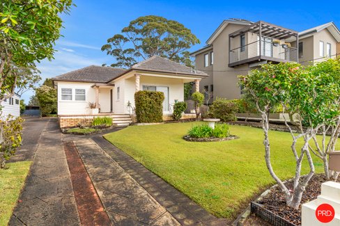 4 Horns Avenue, GYMEA BAY NSW 2227