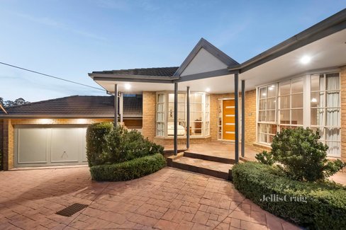 4 Howqua Court Warranwood 3134