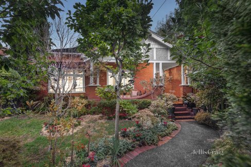 4 Irymple Avenue St Kilda 3182