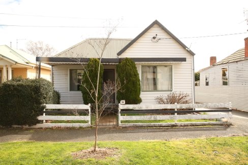 4 James Street, GOLDEN POINT VIC 3350