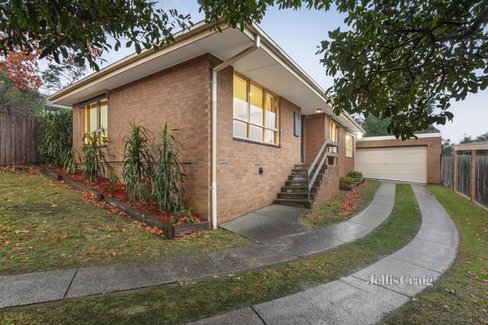 4 Kalista Crescent Watsonia North 3087