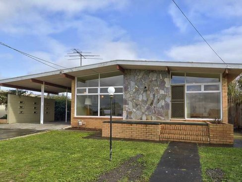 4 Kirriemuir Street Hamlyn Heights 3215