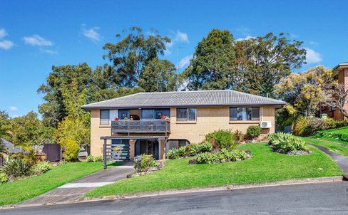 4 Kurrambee Avenue, ASHMORE QLD 4214