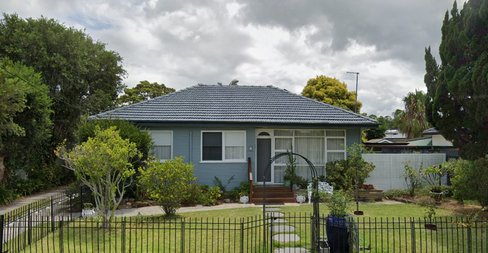 4 Lakelands Drive, DAPTO NSW 2530