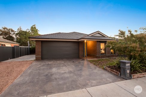 4 Lakeview Place, JACKASS FLAT VIC 3556