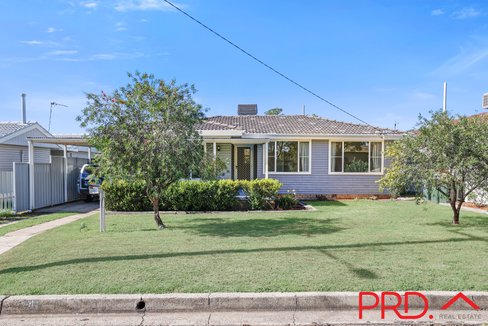 4 Larool Street, TAMWORTH NSW 2340