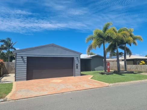 4 Lindesay Court, SOUTH MACKAY QLD 4740