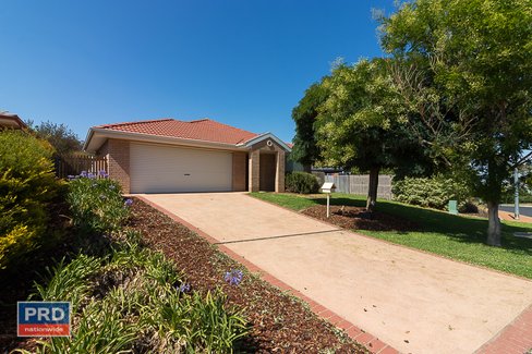 4 Macadamia Close, JERRABOMBERRA NSW 2619
