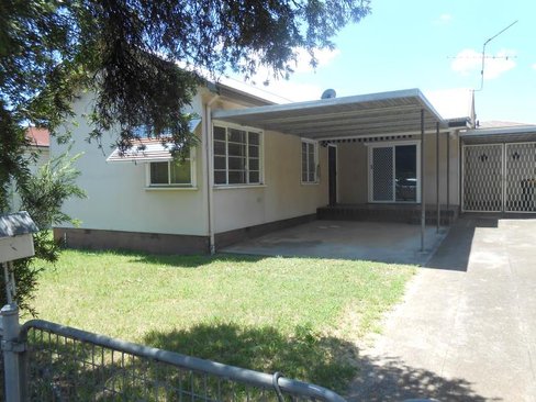 4 Mahony Avenue, TAMWORTH NSW 2340