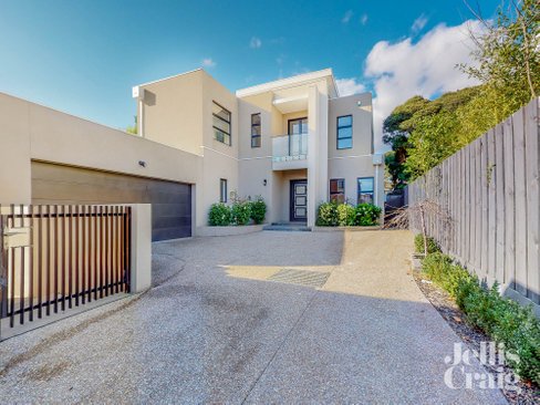 4 Meadow Grove Deepdene 3103