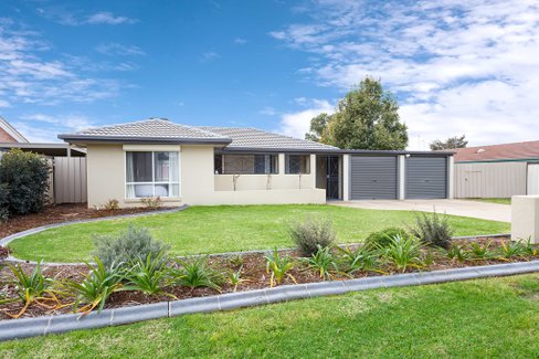 4 Naretha Street, GLENFIELD PARK NSW 2650