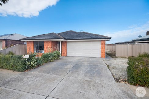 4 Oberon Street, ALFREDTON VIC 3350