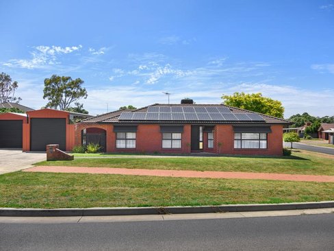 4 Omeo Drive Alfredton 3350