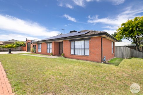 4 Omeo Drive, ALFREDTON VIC 3350