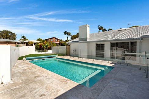 4 Orr Place, BURLEIGH WATERS QLD 4220