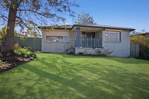 4 Petrie Close, THORNTON NSW 2322