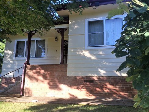 4 Pioneer Street, BATLOW NSW 2730