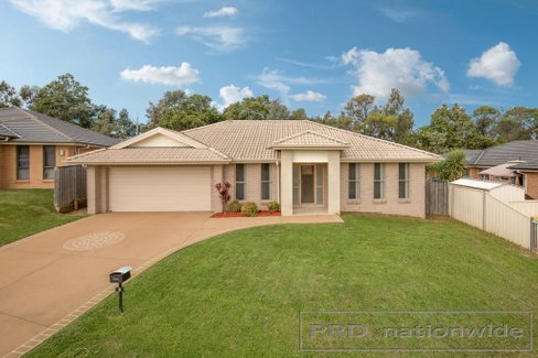 4 Port Cove, GILLIESTON HEIGHTS NSW 2321