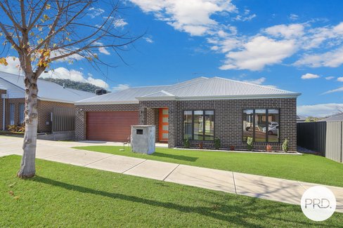 4 Queensberry Road, LENEVA VIC 3691