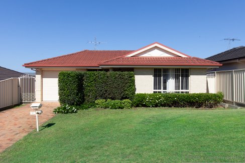 4 Redman Cove, THORNTON NSW 2322
