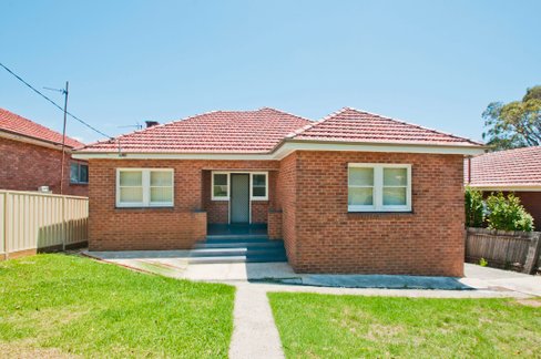 4 Robertson Street, PORT KEMBLA NSW 2505