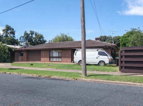 4 Ross Street, MOOROOPNA VIC 3629