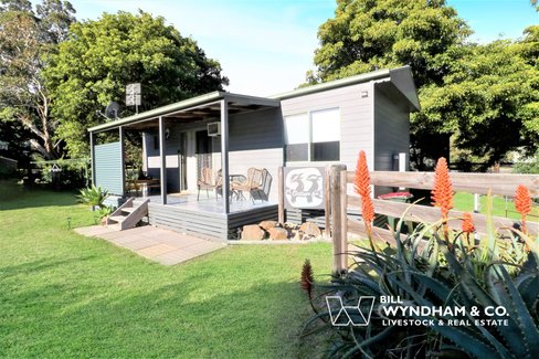 4 Sailors Retreat, Marlo